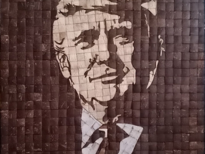 Tranh Chân Dung Tỷ Phú Donald Trump Chế Tác Từ Gáo Dừa - Tổng Thống Sẽ Quay Trở Lại