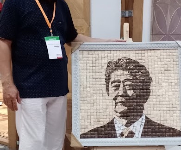 Tranh gáo dừa Thủ tướng Abe