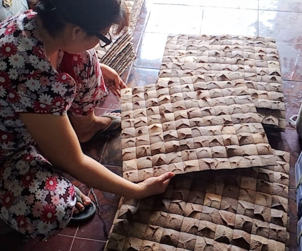 Kiểm hàng gáo dừa